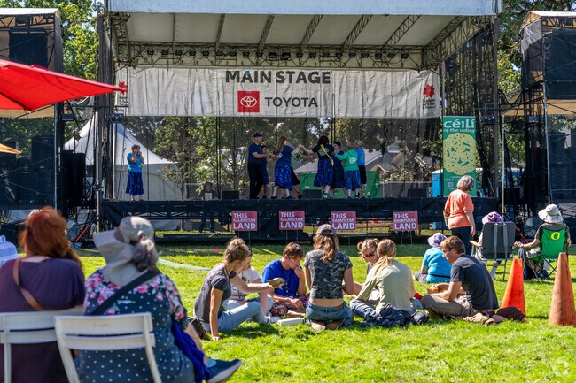 The Salem Art Fair and Festival showcases a variety of artists including dancers.