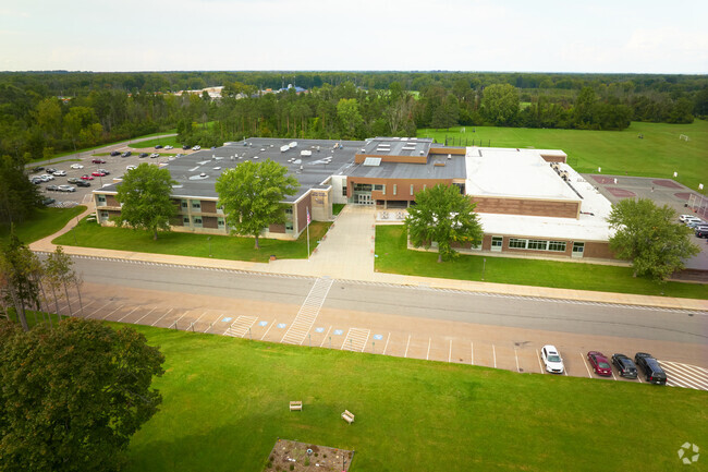 Pine Grove Middle School is a public school found in Outer Onondaga County.