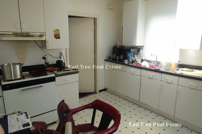 9 Higgins St unit 4, Boston, MA 02134 - photo 2