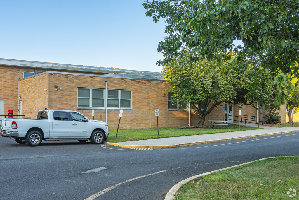 Students can enjoy an 11 to 1 student-teacher ratio at Whitman Elementary School.