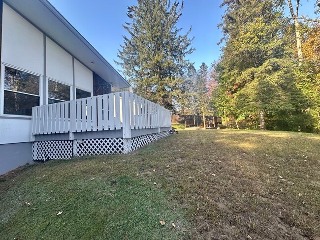 142 Bunker Hill Cir, Plainfield, VT 05667 - photo 4