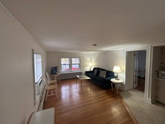 1525 Boston Post Rd Unit Caretaker's cottage, Westbrook, CT 06498