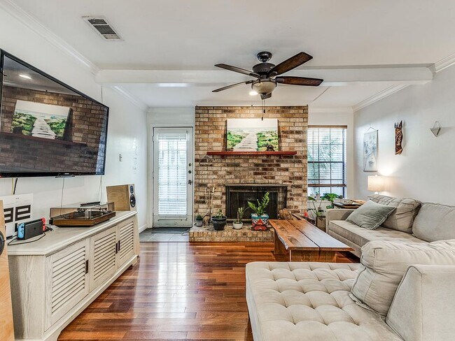 2913 Pearl St unit 102, Austin, TX 78705 - photo 2