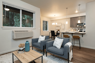 8515 NE Quatama St, Hillsboro, OR 97006