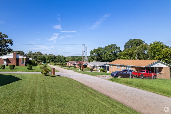 Ranch-style houses line Saxon's streetscape.