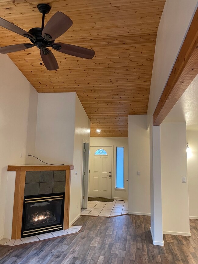 1755 NE Lotus Dr, Bend, OR 97701 - photo 4