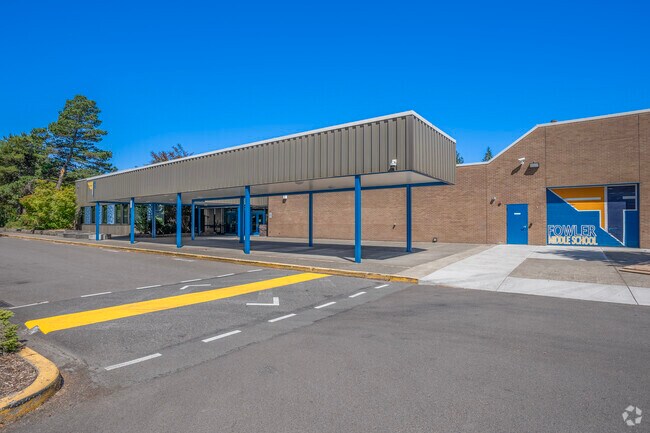 Exterior view of Thomas R Fowler Middle School.