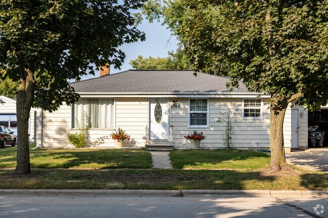 Ranch homes are the most prominent single family home type found in Imperial Pride.