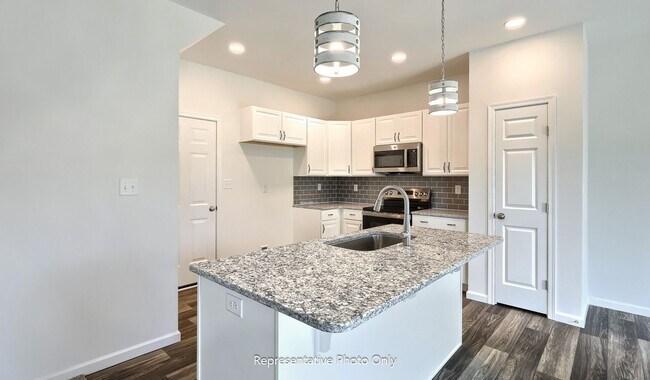 7856 Oak Brook Dr, Harrisburg, PA 17112 - photo 5