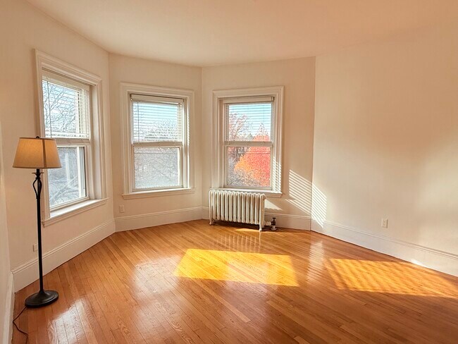 369 Tappan St unit 12, Brookline, MA 02445 - photo 6