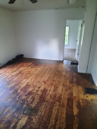 219 S Main St Unit upstairs, Manteno, IL 60950