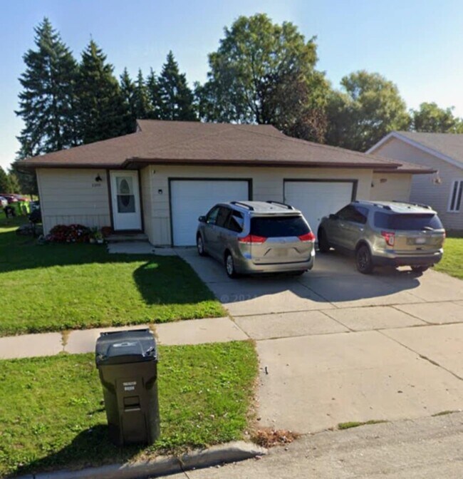 2300 S Schaefer St, Appleton, WI 54915
