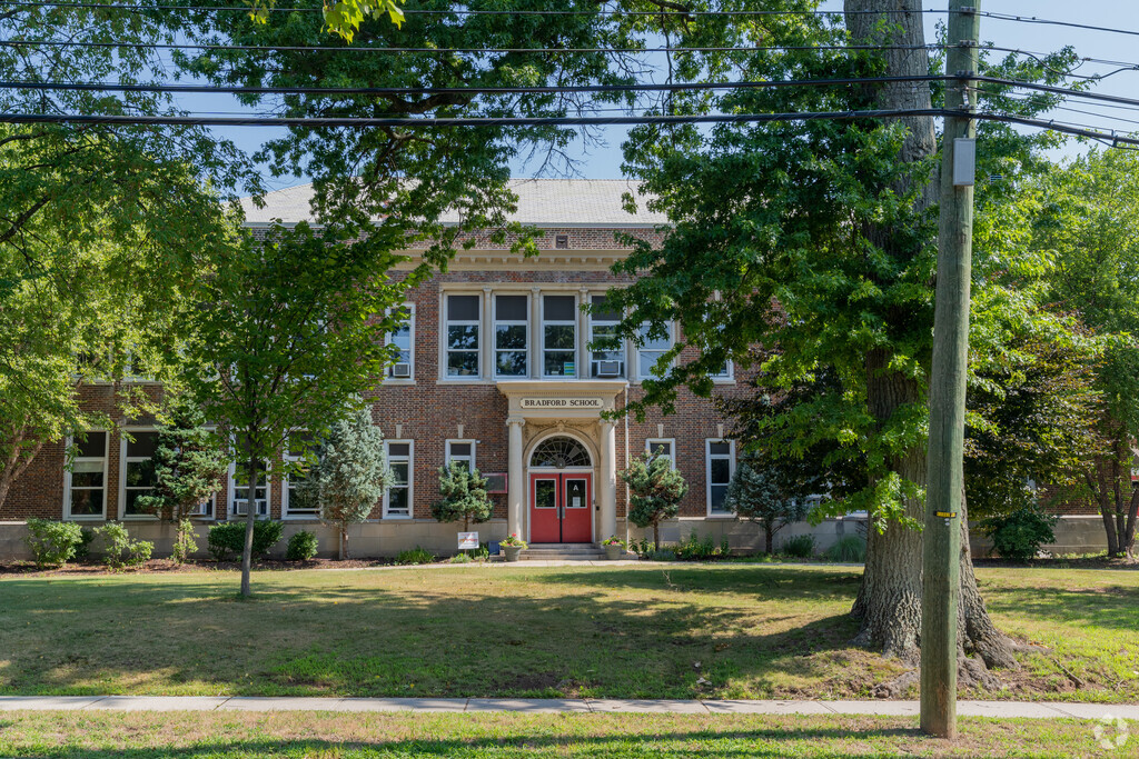 Entrance view of Bradford School in Upper Montclair.