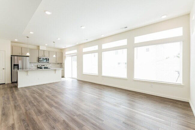 4664 N Tower Dr, Denver, CO 80249 - photo 4