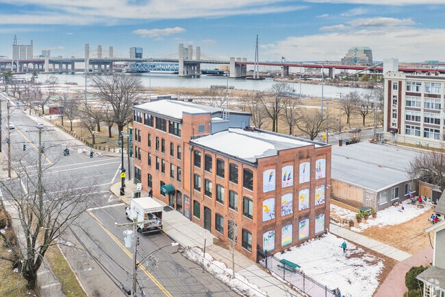 Find the Cold Spring School at 263 Chapel St, New Haven, CT 06513.