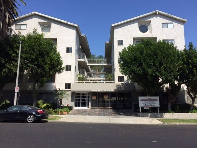 1402 N Alta Vista Blvd unit 100, Los Angeles, CA 90046 - photo 2