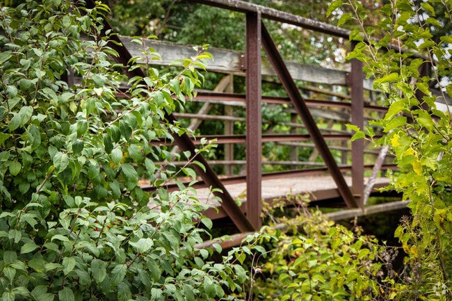 Woodlands at Fiore residents have quick access to nature trails.