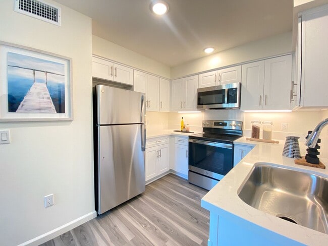 1704 Hornblend St, San Diego, CA 92109 - photo 3