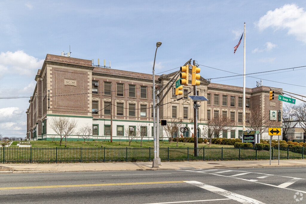 West Side High School serves grades 9-12 in Newark, NJ, with about 600 students enrolled.