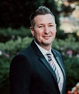 Agent Photo