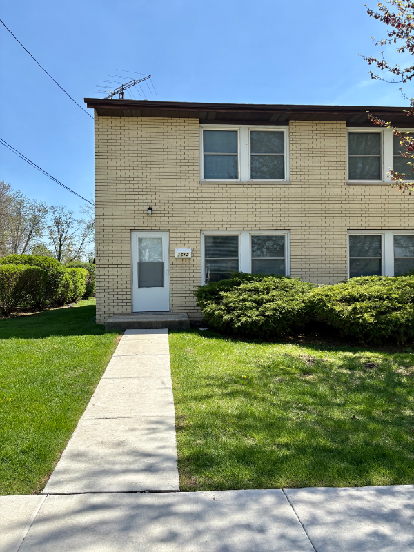 1612 S Madison St, Lockport, IL 60441
