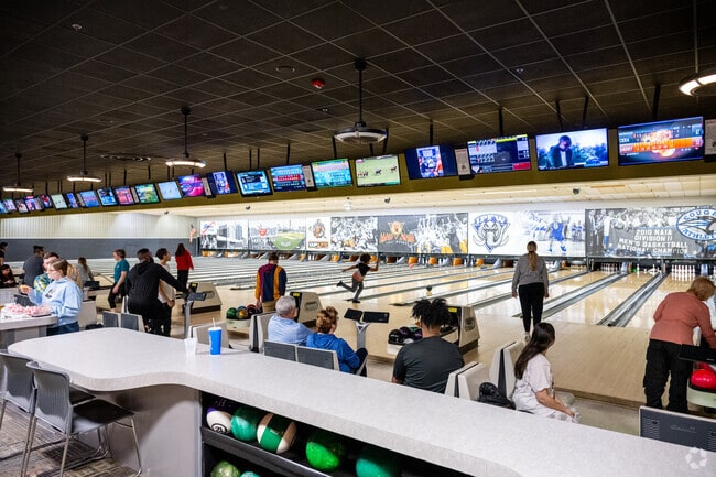 Georgetown Entertainment has bowling and arcade games for Brentwood Park residents.