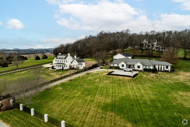 You can find ranch homes next to colonial homes in McLemore.