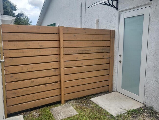 5512 SW 57th Place, Davie, FL 33314 - photo 6