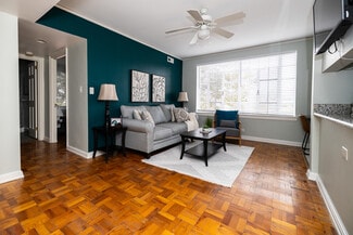 1700 N Elm St Unit I3, Greensboro, NC 27408