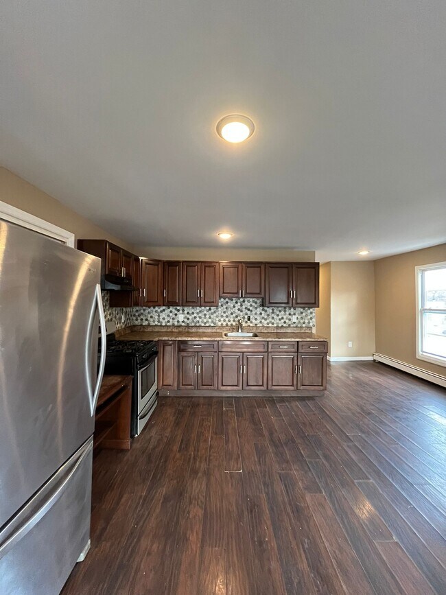 622 Bramhall Ave unit 2, Jersey City, NJ 07304 - photo 5