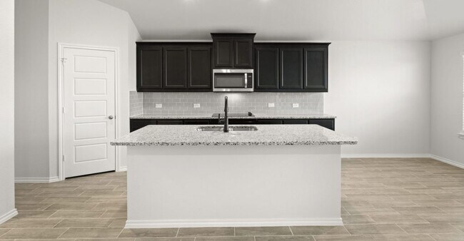 1240 Clubhouse Dr unit 36487732, Burleson, TX 76028 - photo 3