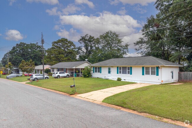 Cottondale offers homes with large flat yards.