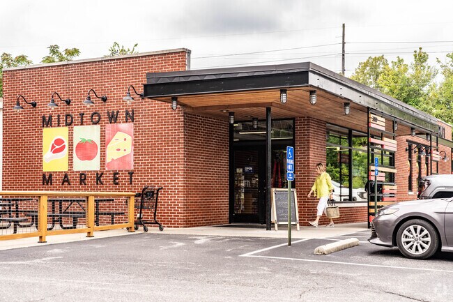 Locals enjoy the deli and Midtown Markets near the Hickory neighborhood.