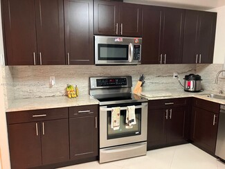 11250 SW 13th St, Pembroke Pines, FL 33025