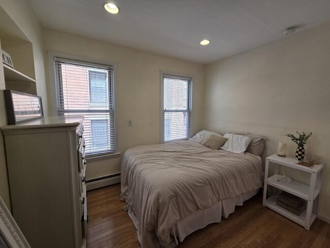 26 Unity St unit 2, Boston, MA 02113 - photo 7