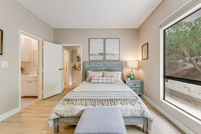 Encinitas Senior Living - 55+ Active Adult Apartments, Encinitas, CA 92024 - photo 3