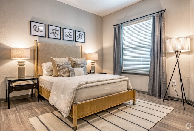 Rowan Pointe, Pinellas Park, FL 33781 - photo 5