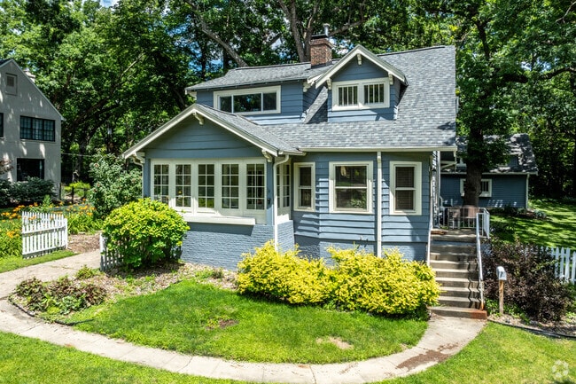 Beautiful Craftsman homes are often colorful and unique in the best way.