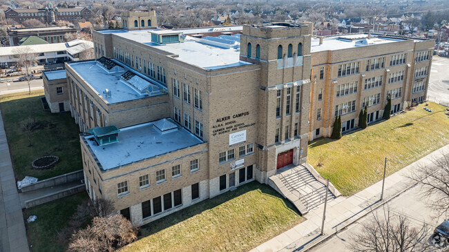 Carmen Middle School specializes in science and technology.