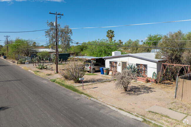 Most homes in Oak Flower are ranch-style with no HOA fees.