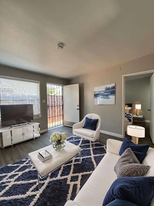 611 N Olive St Unit 4, Anaheim, CA 92805