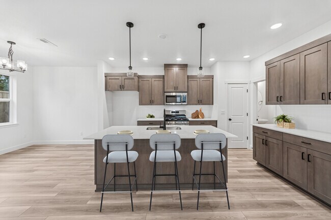 904 Rosebud Ct, Forest Grove, OR 97116 - photo 3