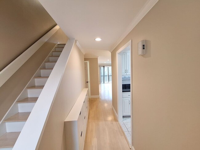 238 Skyview Dr, Cromwell, CT 06416 - photo 4