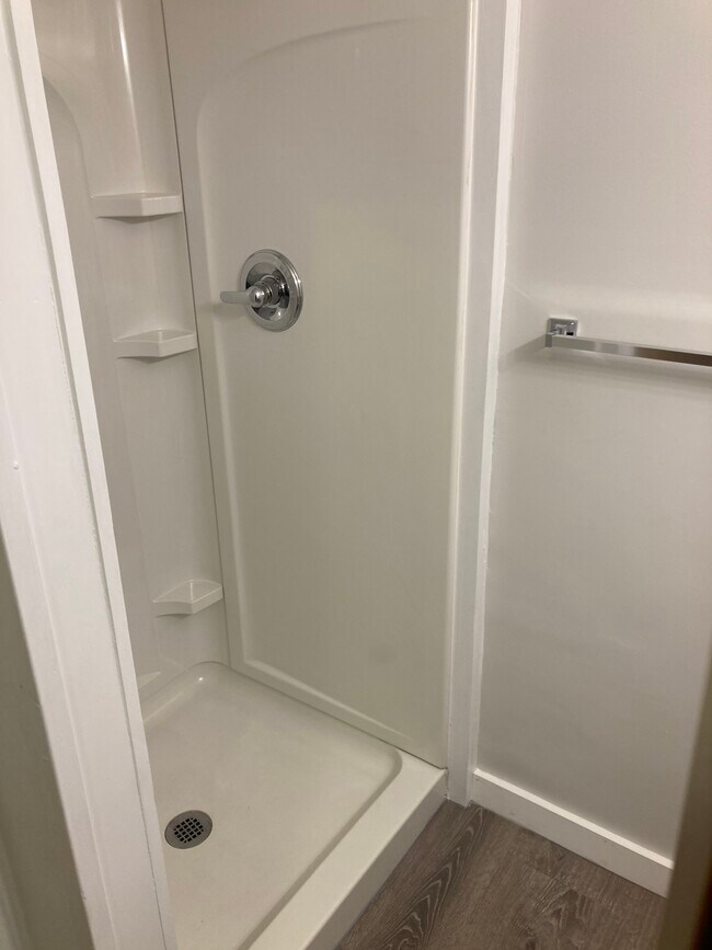 1436 E 9th St unit 2, Erie, PA 16503 - photo 7