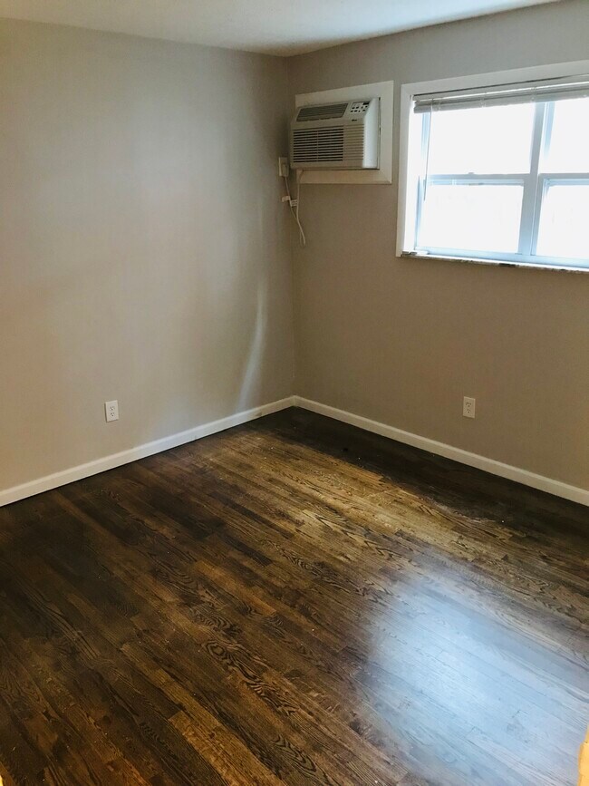 2116 Kemper Ln unit 6, Cincinnati, OH 45206 - photo 7