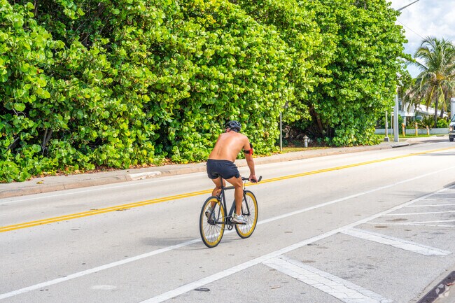 Ocean Blvd on Delray Beach offers bike friendly streets for people to enjoy.