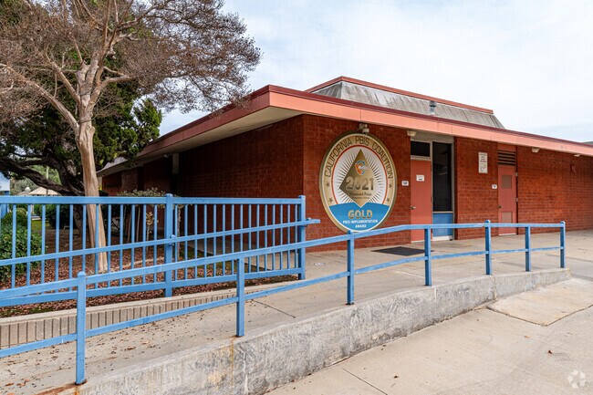 Front building at Diamond Point Elementary School in Diamond Bar