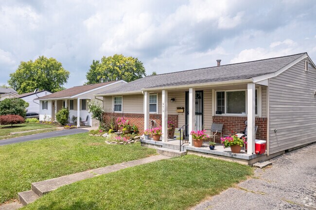 Greek Revival columns are common on homes in Holly Hill, Columbus.