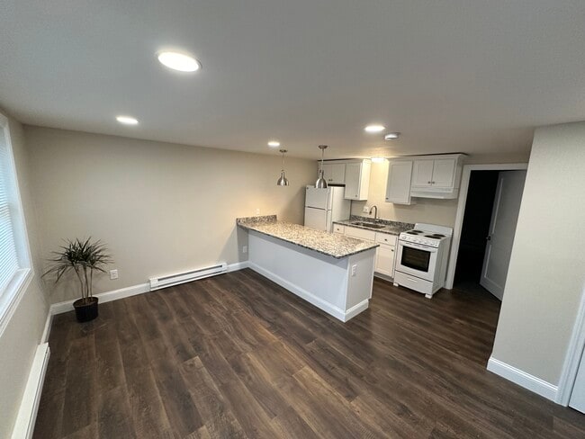 61 River Rd unit 3, Stratham, NH 03885 - photo 3