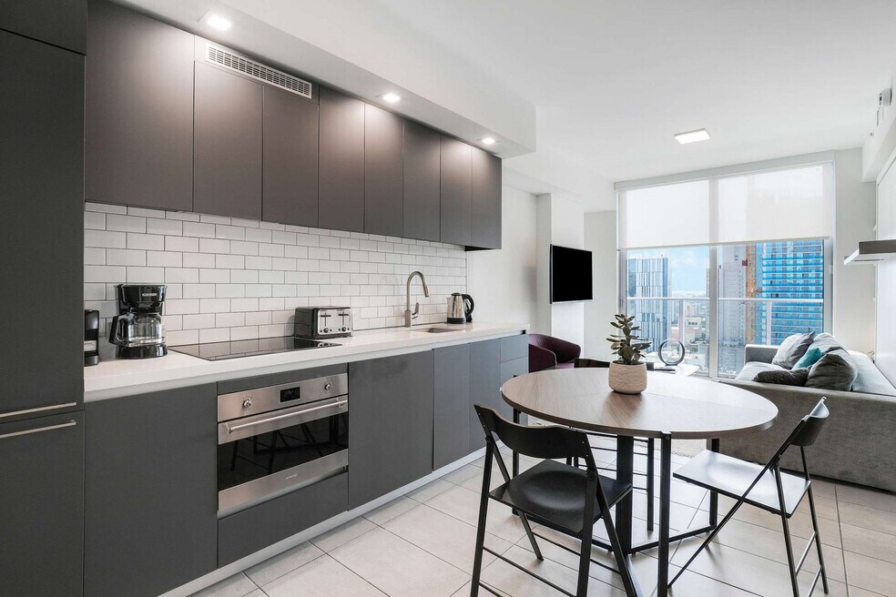 227 NE 2nd St unit FL31-ID1230857P, Miami, FL 33132 - photo 1